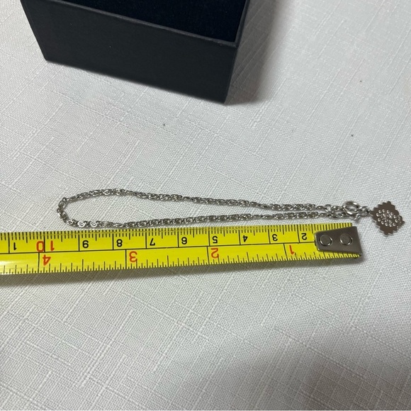 Vintage silver bracelet with pendant. Cool S design on the chain. Delicate. - Picture 4 of 4